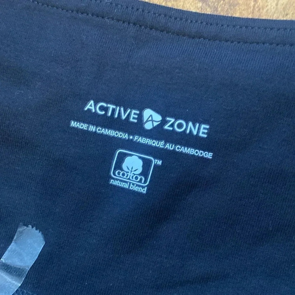 Active zone black capris - Picture 2 of 5